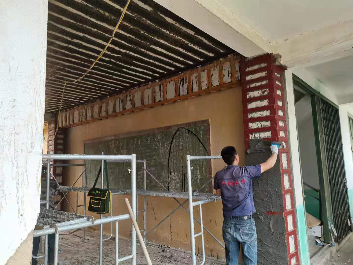 GA黄金甲瓷砖背胶怎么使用效果才最好