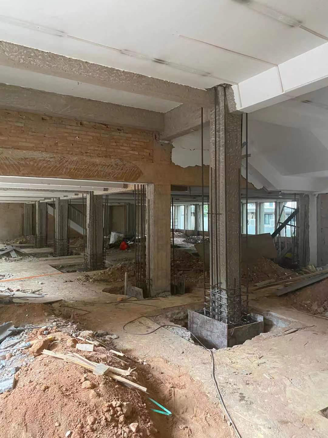 路面爆发裂痕后我们怎么来处置惩罚？？？？？？？？