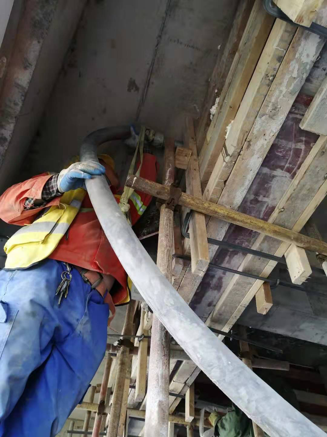 炎天做防水涂料施工，，，，，业主需要注重哪些事项？？？？？（上）