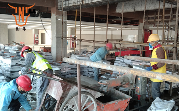 水泥路面上泛起一些小裂痕怎么处置惩罚？？？？？？