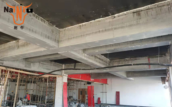 防水涂料变质后有哪些变质体现呢？？？？？？？